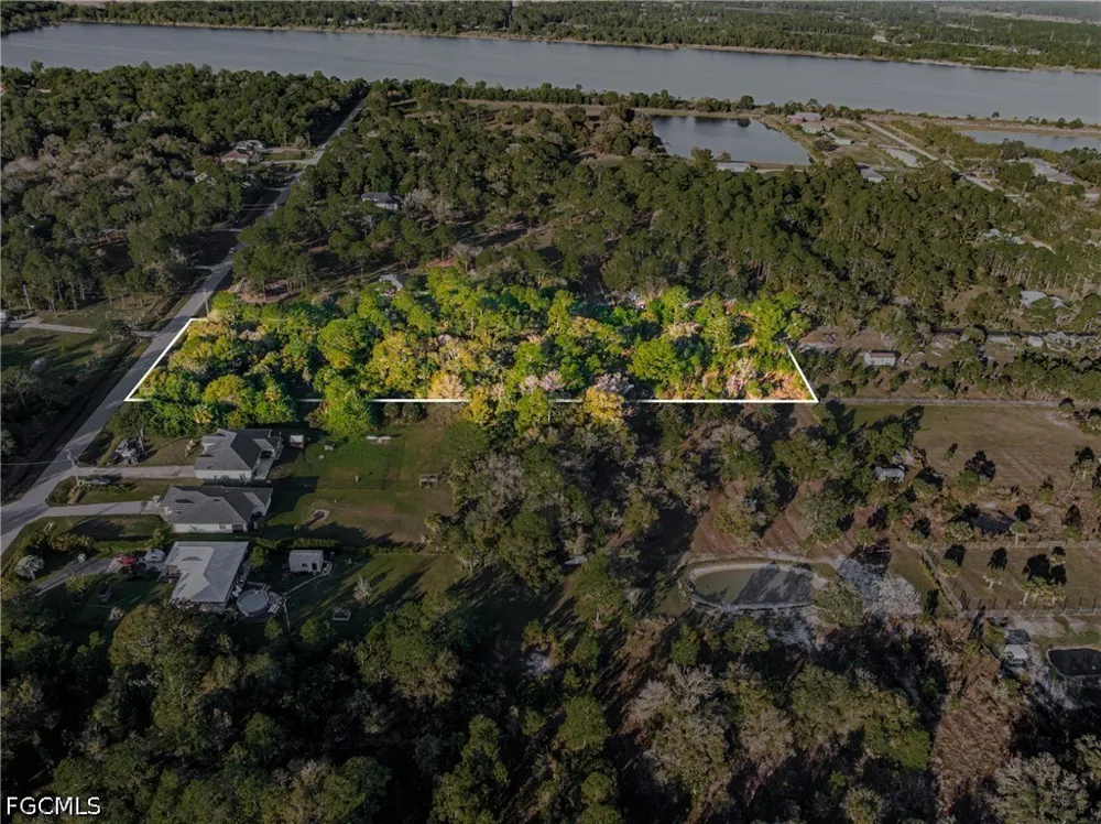 68th Avenue NE Naples, FL 34120