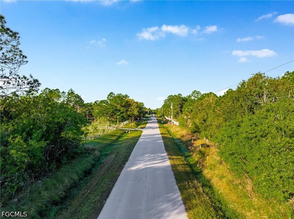 68th Avenue NE Naples, FL 34120