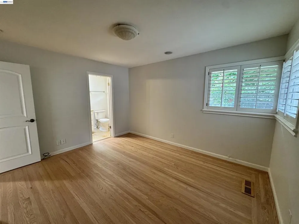 54 Maple Ave Atherton, CA 94027