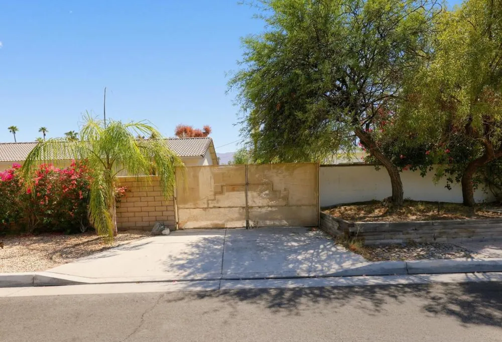 44795 Cabrillo Avenue Palm Desert, CA 92260