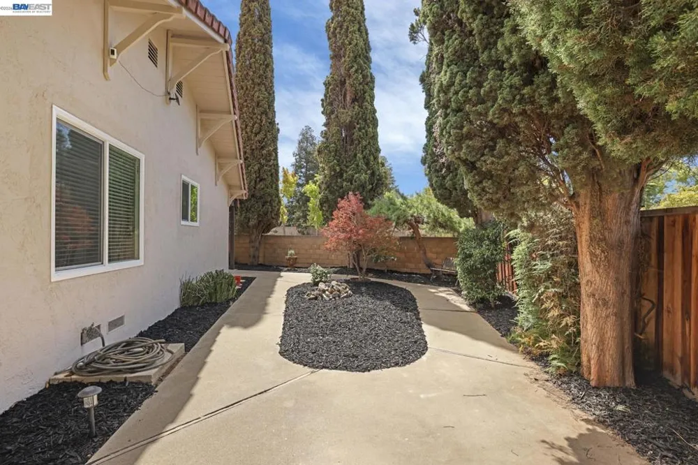 553 Bell Ave Livermore, CA 94550
