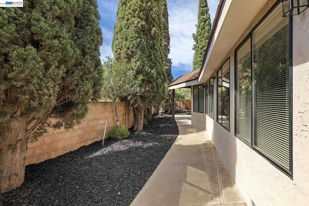 553 Bell Ave Livermore, CA 94550