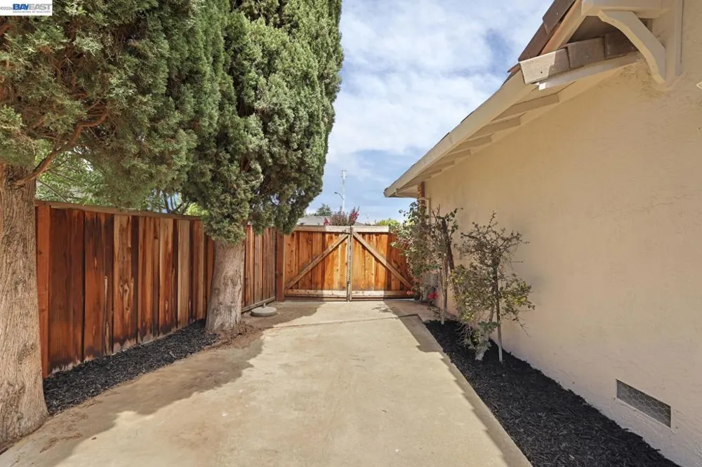553 Bell Ave Livermore, CA 94550