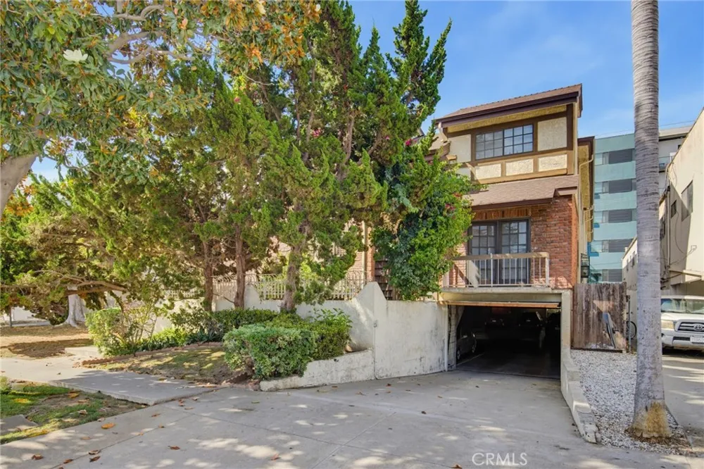3647 Keystone Avenue #2 Los Angeles, CA 90034