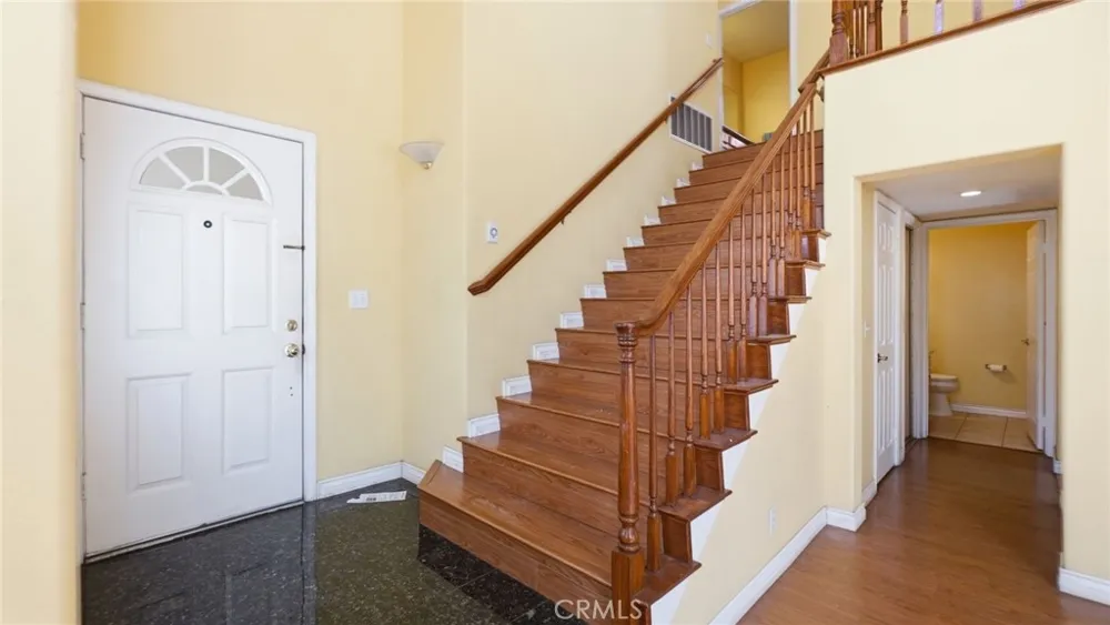 7432 Bellingham Ave North Hollywood, CA 91605