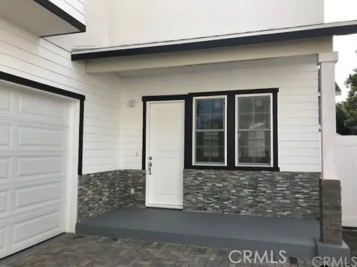 1810 Pomona Avenue Costa Mesa, CA 92627
