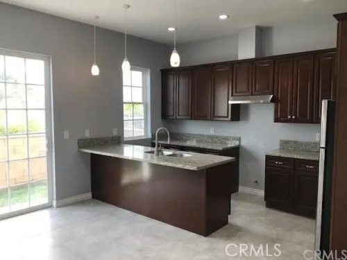 1810 Pomona Avenue Costa Mesa, CA 92627