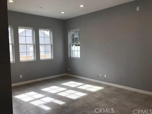 1810 Pomona Avenue Costa Mesa, CA 92627