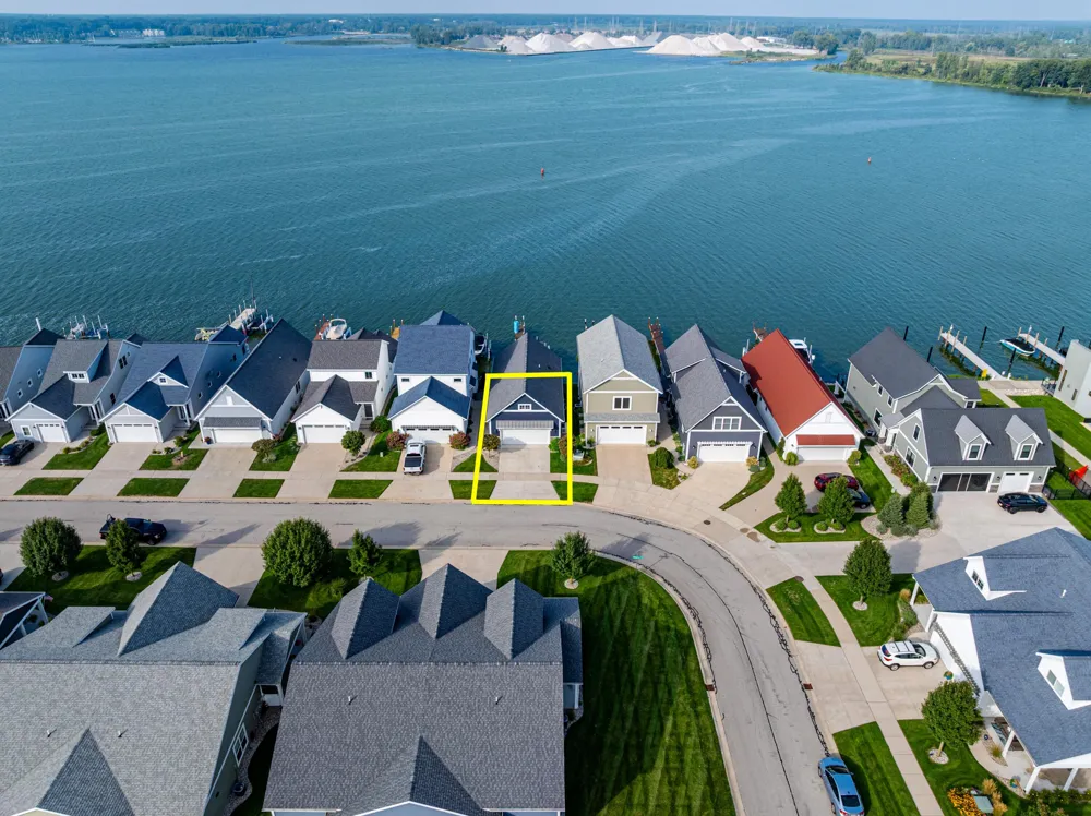 303 Terrace Point Circle Muskegon, MI 49440