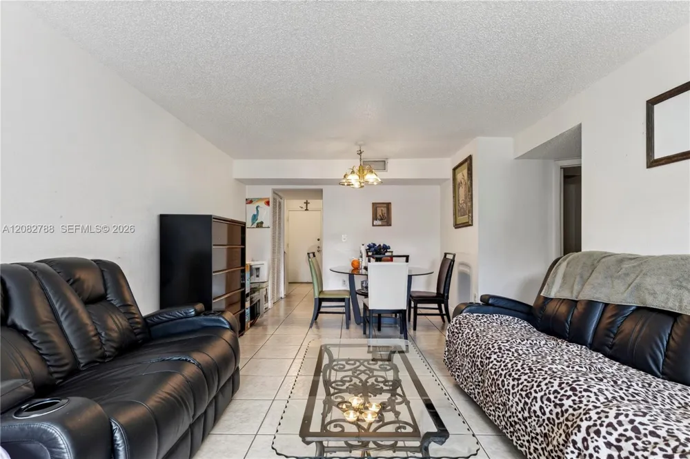 4215 University Dr #115 Sunrise, FL 33351
