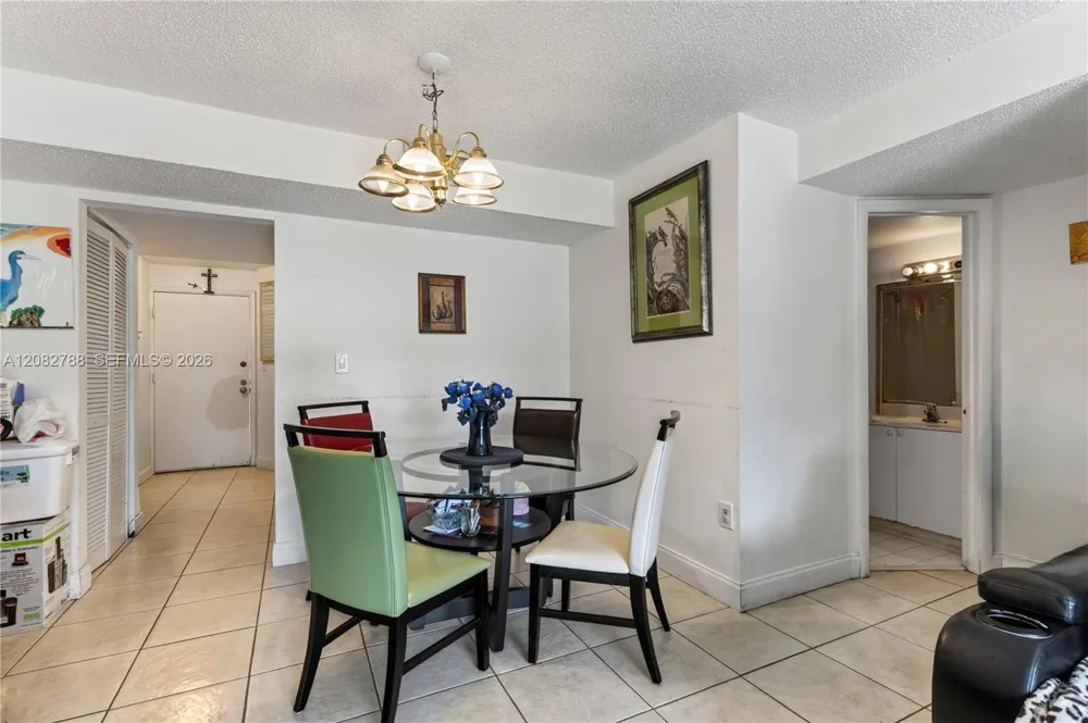 4215 University Dr #115 Sunrise, FL 33351