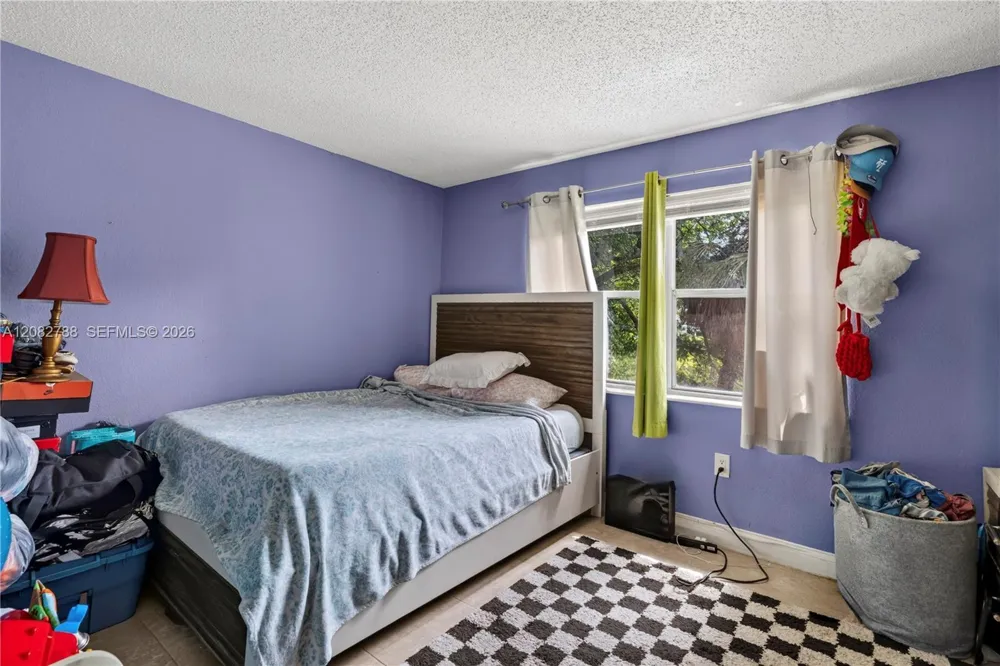 4215 University Dr #115 Sunrise, FL 33351