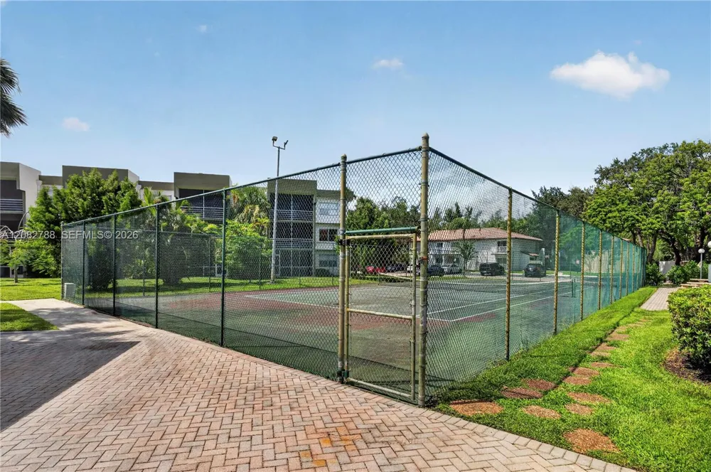 4215 University Dr #115 Sunrise, FL 33351