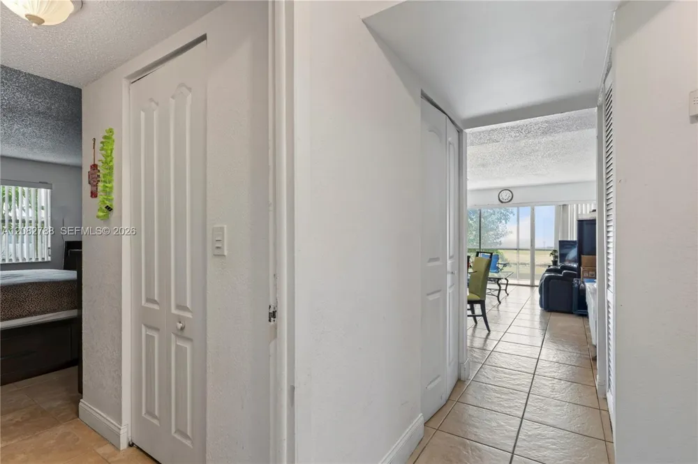 4215 University Dr #115 Sunrise, FL 33351