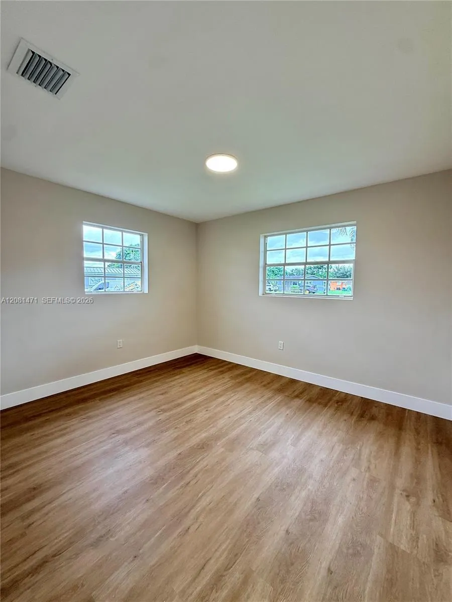 21002 NW 34th Ct Miami Gardens, FL 33056
