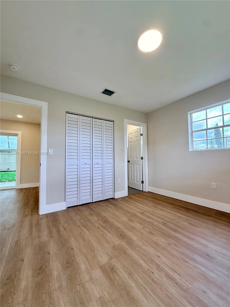 21002 NW 34th Ct Miami Gardens, FL 33056