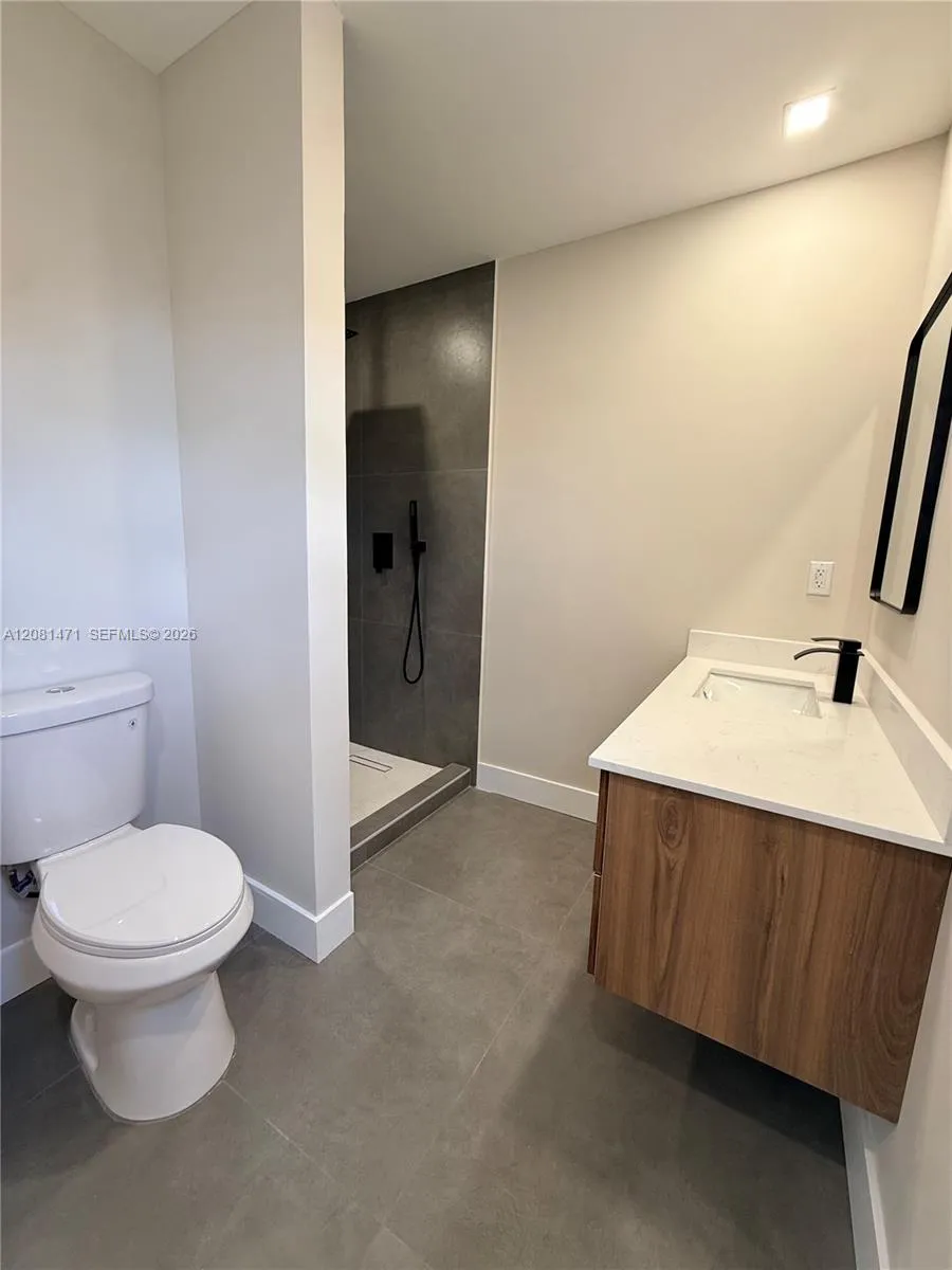 21002 NW 34th Ct Miami Gardens, FL 33056