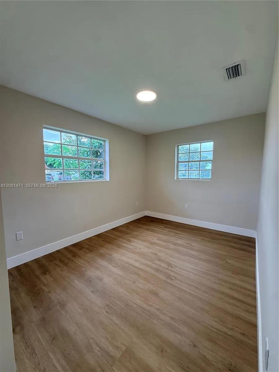21002 NW 34th Ct Miami Gardens, FL 33056