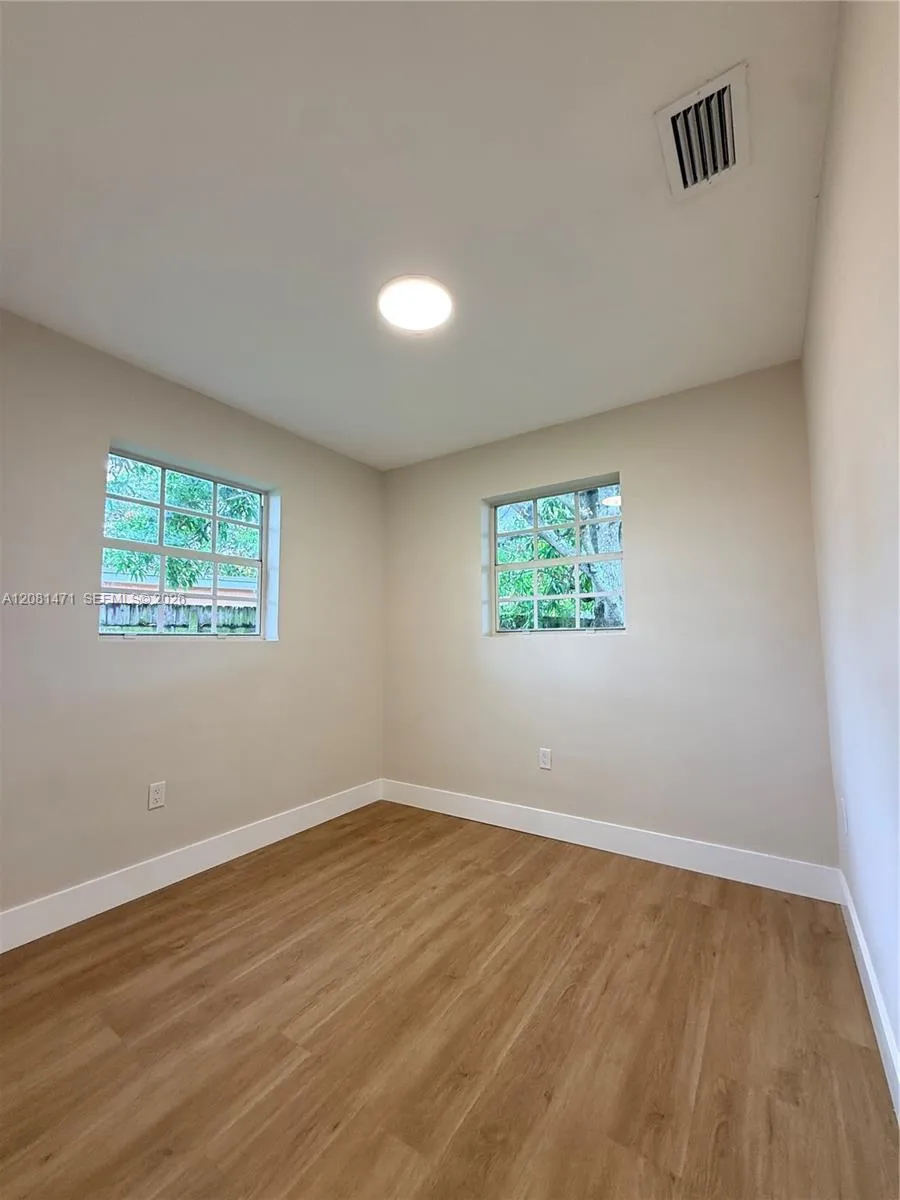 21002 NW 34th Ct Miami Gardens, FL 33056