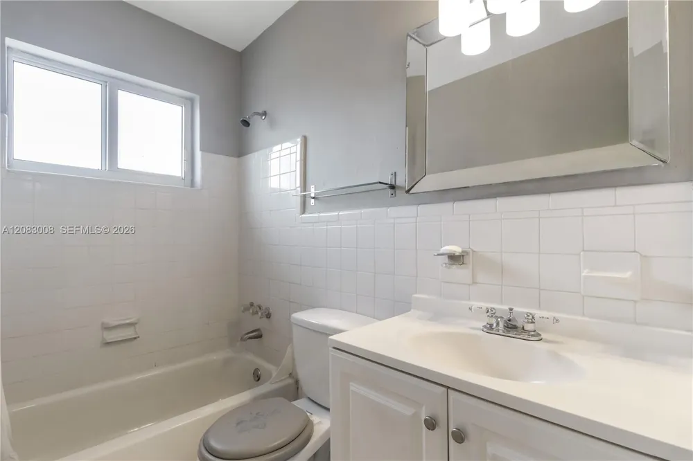 8129 Abbott Ave #10 Miami Beach, FL 33141