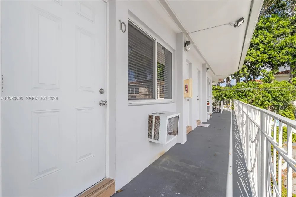 8129 Abbott Ave #10 Miami Beach, FL 33141