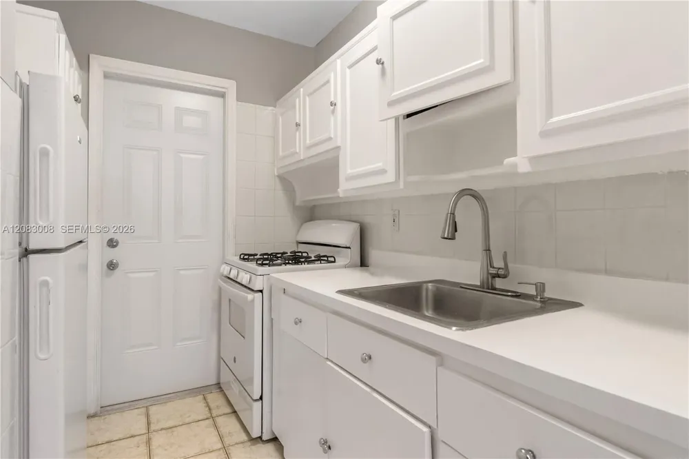 8129 Abbott Ave #10 Miami Beach, FL 33141