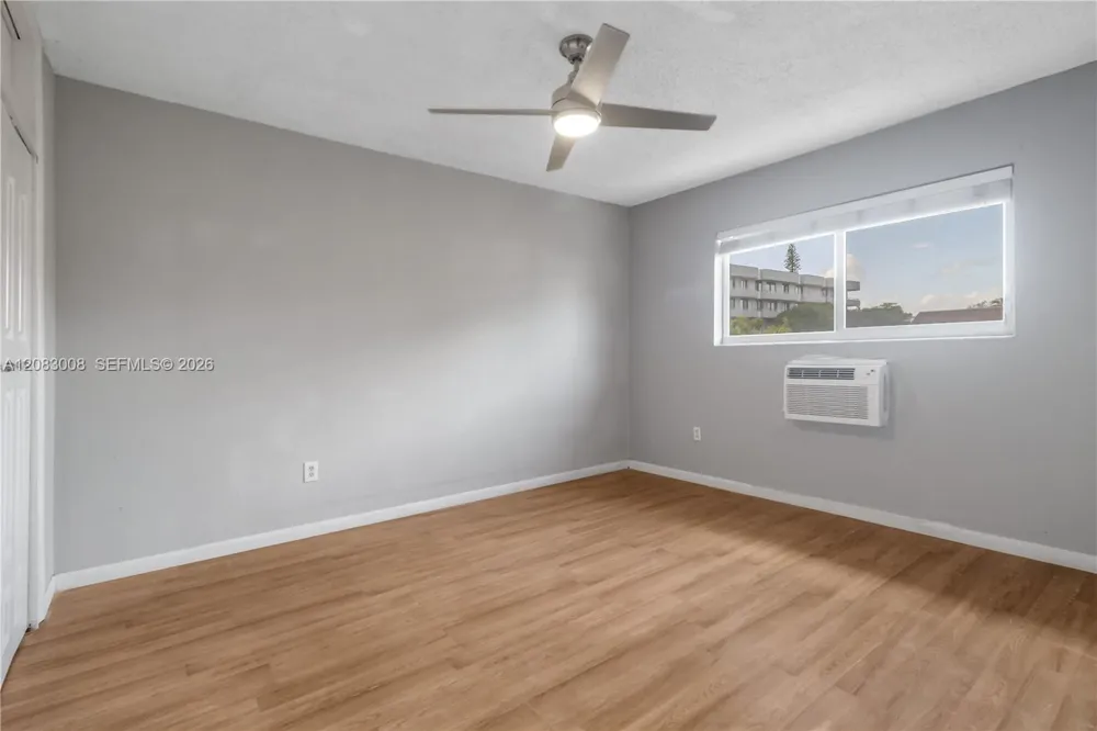 8129 Abbott Ave #10 Miami Beach, FL 33141