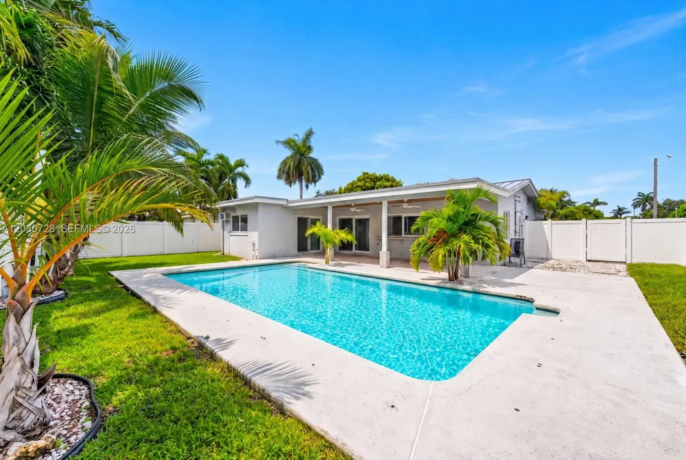 4490 NW 19th Way Oakland Park, FL 33309
