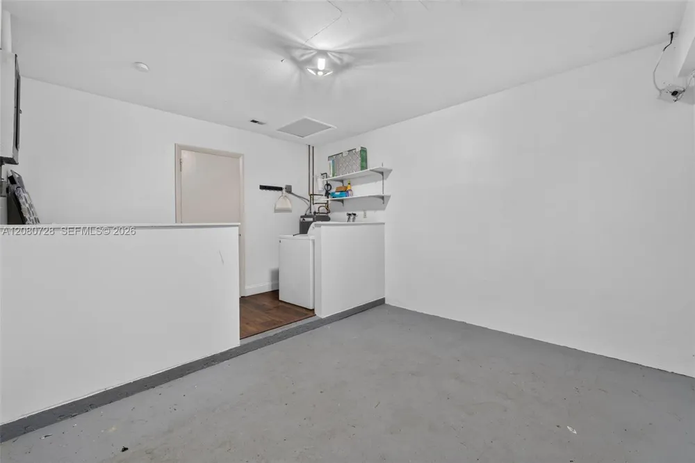 4490 NW 19th Way Oakland Park, FL 33309