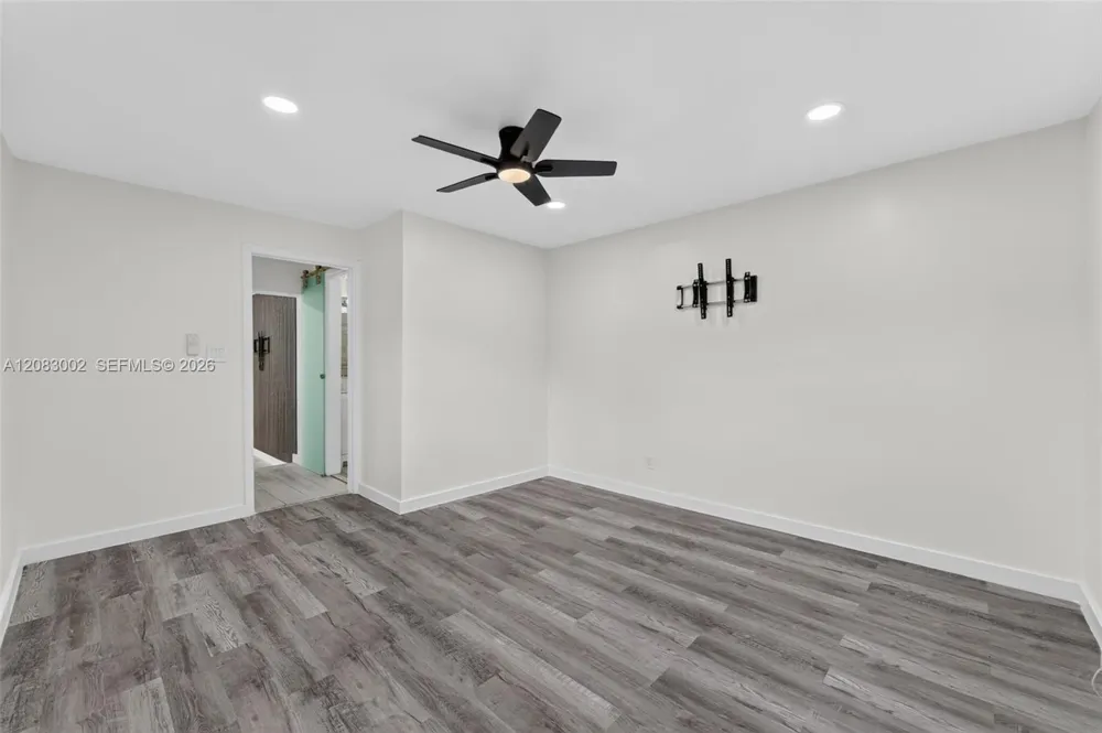1664 SW 28th Ave Fort Lauderdale, FL 33312