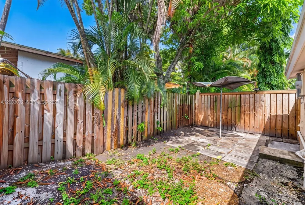 1664 SW 28th Ave Fort Lauderdale, FL 33312