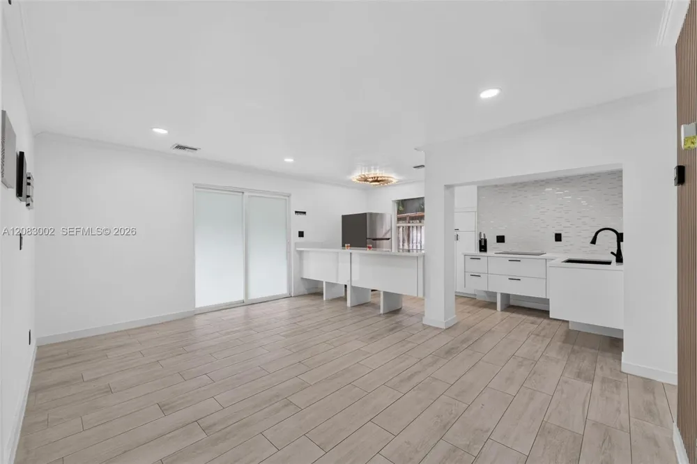 1664 SW 28th Ave Fort Lauderdale, FL 33312