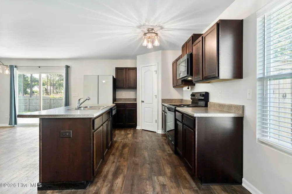 1102 Farmhouse Lane Jacksonville, NC 28546