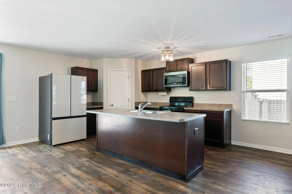 1102 Farmhouse Lane Jacksonville, NC 28546