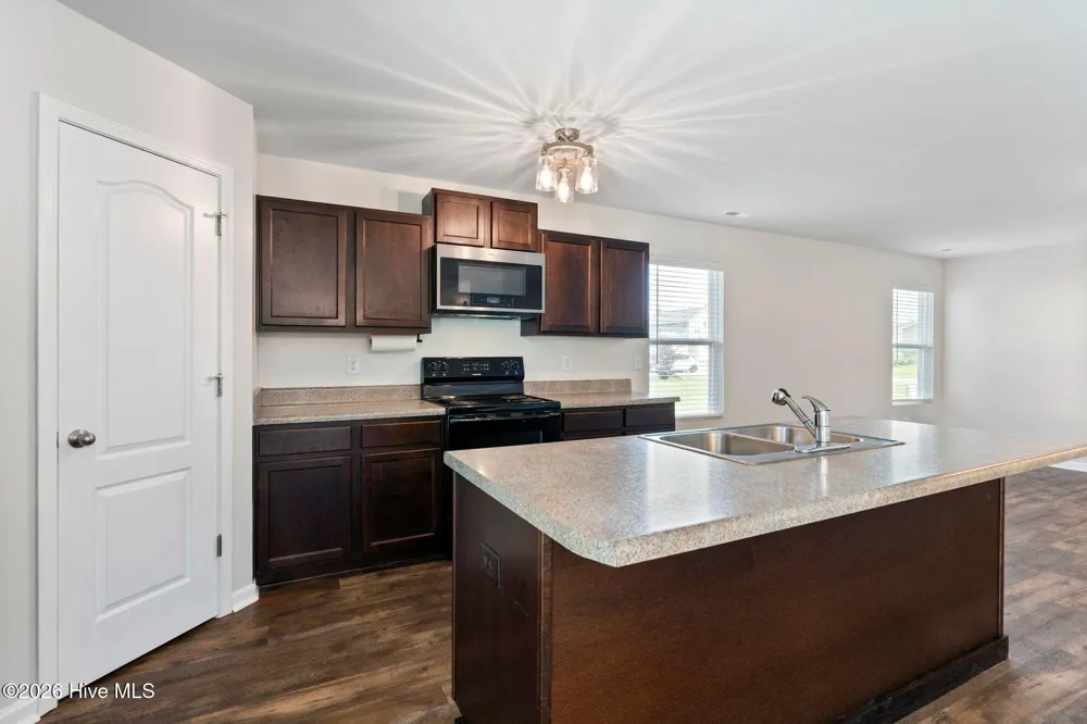 1102 Farmhouse Lane Jacksonville, NC 28546