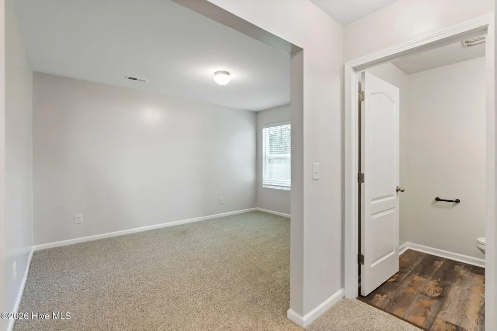 1102 Farmhouse Lane Jacksonville, NC 28546