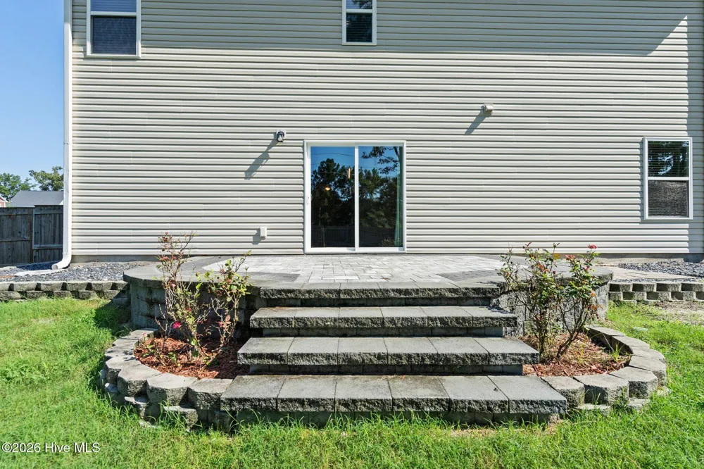 1102 Farmhouse Lane Jacksonville, NC 28546