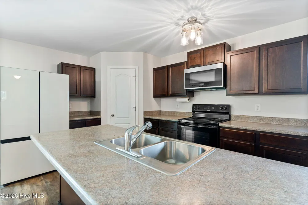 1102 Farmhouse Lane Jacksonville, NC 28546