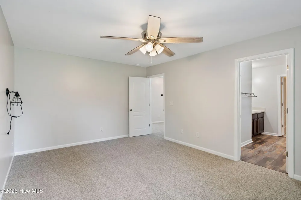 1102 Farmhouse Lane Jacksonville, NC 28546