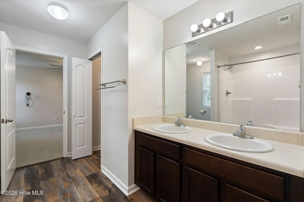 1102 Farmhouse Lane Jacksonville, NC 28546