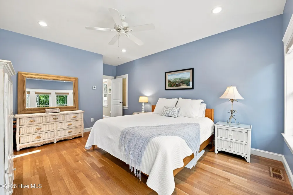 619 First Avenue Oriental, NC 28571