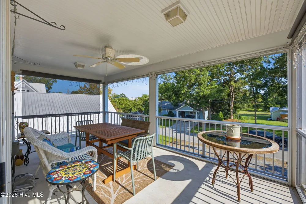 619 First Avenue Oriental, NC 28571