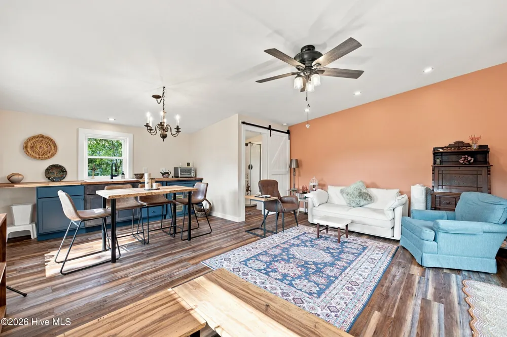 619 First Avenue Oriental, NC 28571