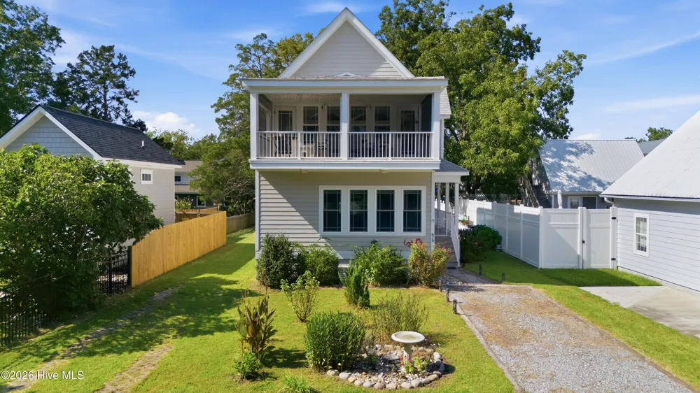 619 First Avenue Oriental, NC 28571