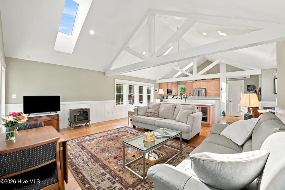 619 First Avenue Oriental, NC 28571