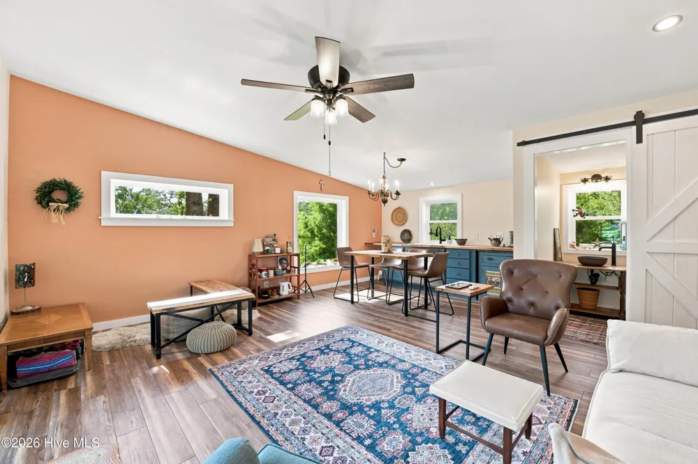 619 First Avenue Oriental, NC 28571