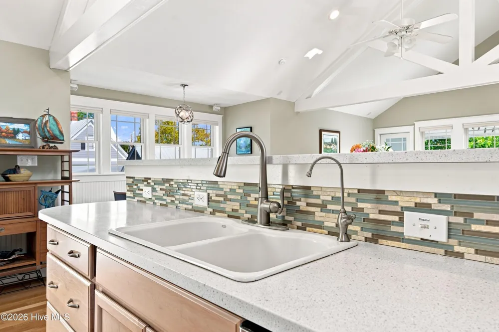 619 First Avenue Oriental, NC 28571