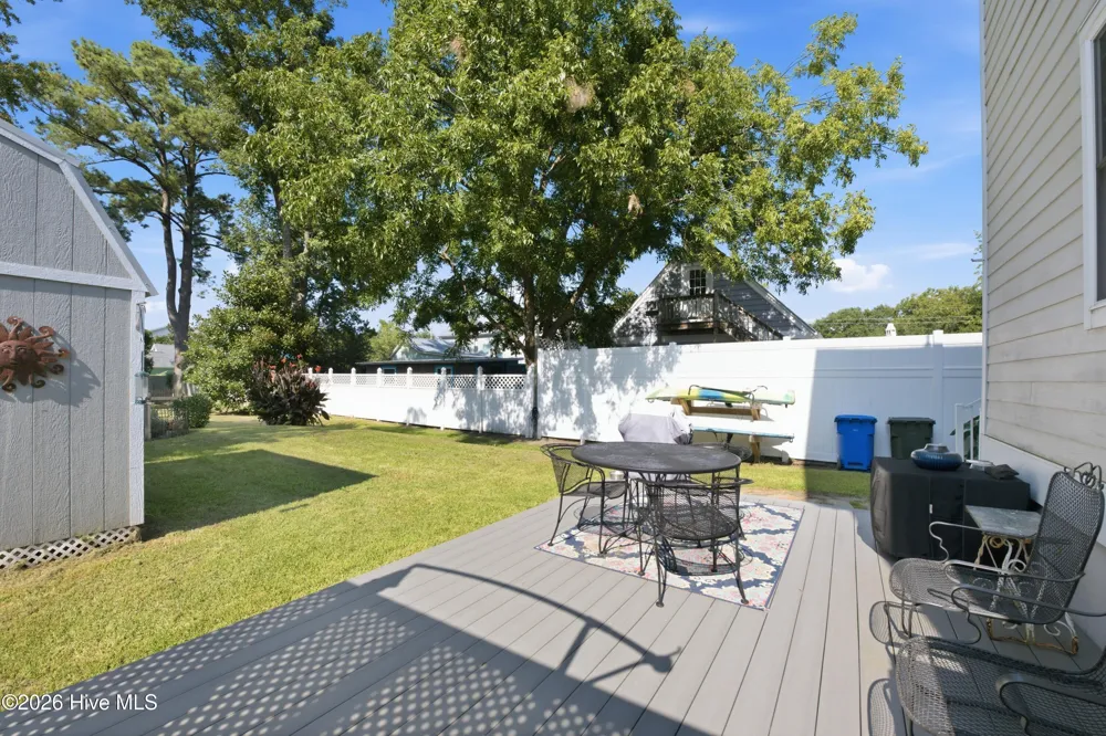 619 First Avenue Oriental, NC 28571