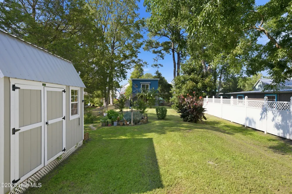 619 First Avenue Oriental, NC 28571