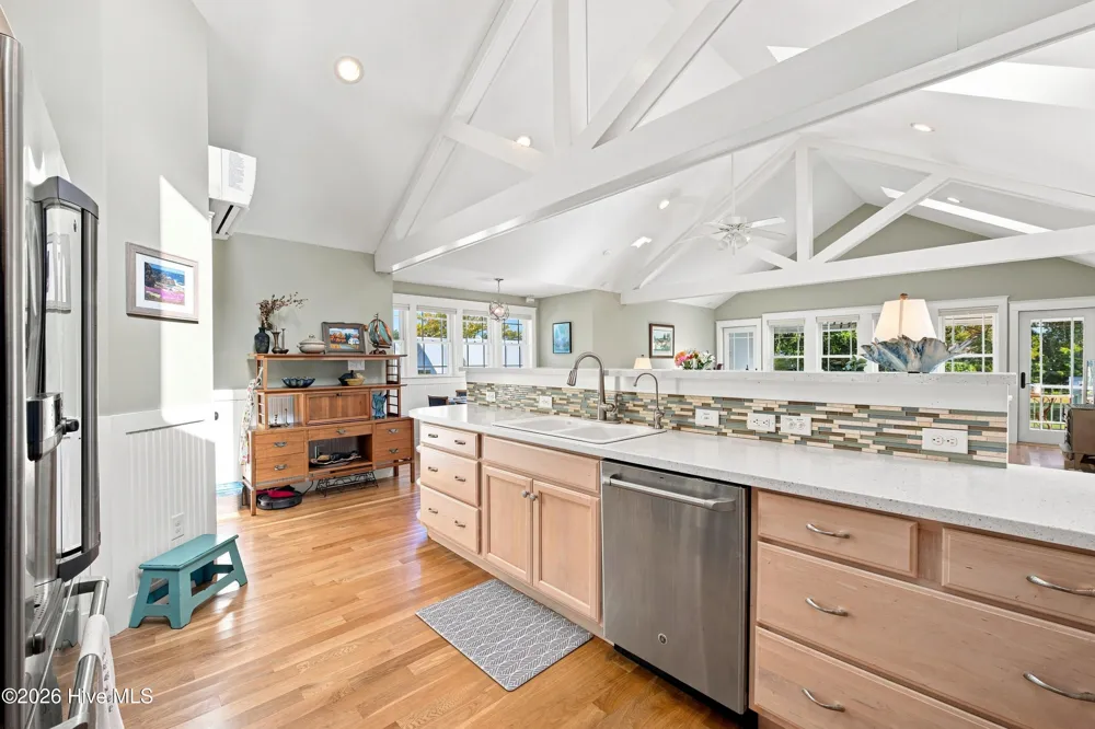 619 First Avenue Oriental, NC 28571